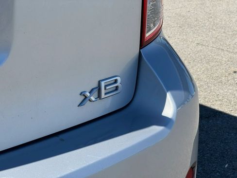 Used 2013 Scion xB FWD image 9