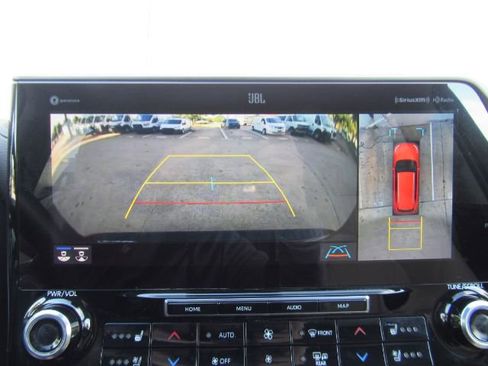 Used 2022 Toyota Highlander Limited image 10