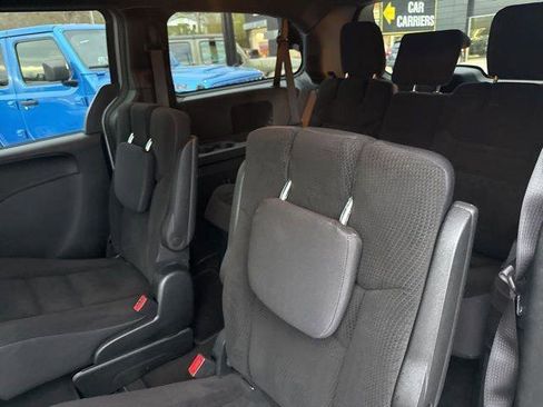 Used 2018 Dodge Grand Caravan SE image 26