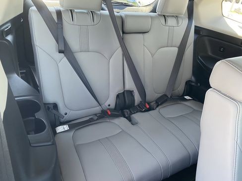 Certified 2025 Honda Pilot EX-L image 12