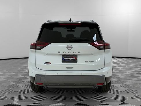 Used 2024 Nissan Rogue SL AWD/4WD image 4