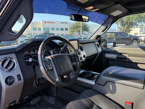 Used 2016 Ford F250 Lariat w/ Lariat Ultimate Package AWD/4WD image 6