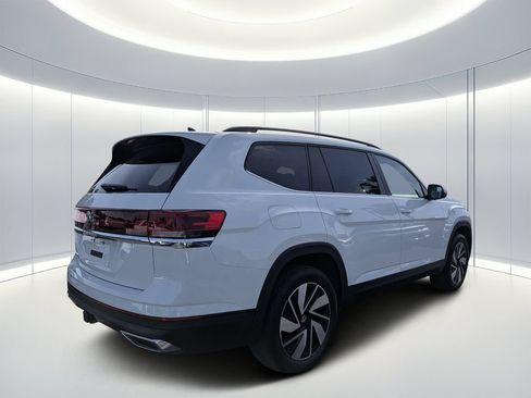 Used 2025 Volkswagen Atlas SE FWD image 4
