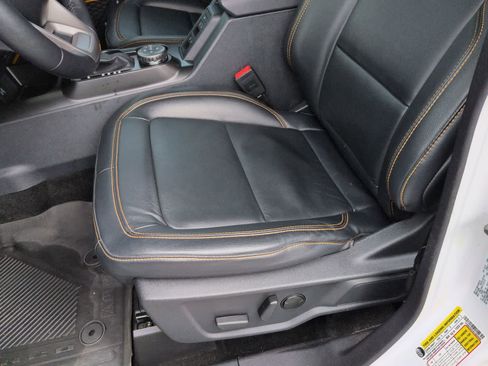 Used 2023 Ford Bronco Badlands image 14