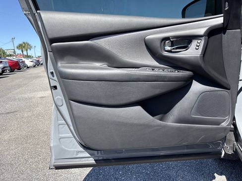 Used 2024 Nissan Murano SL FWD image 14