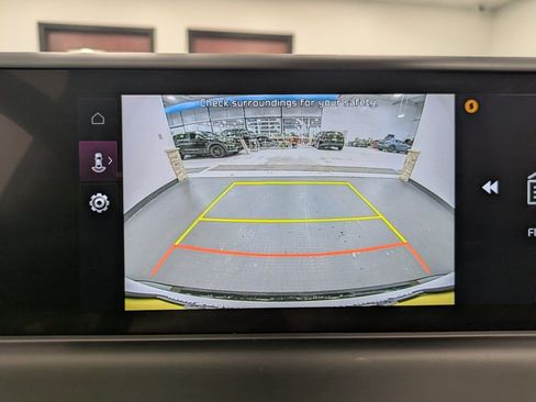 Used 2025 Kia Seltos S image 12