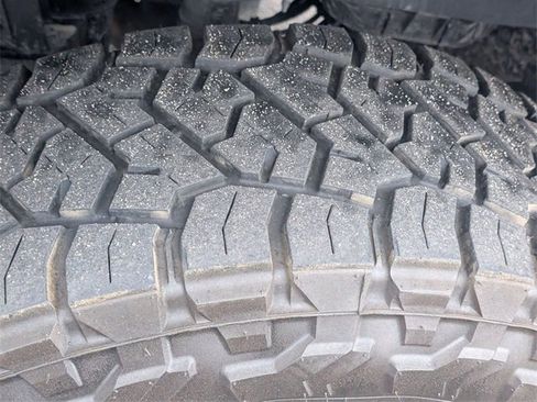 Used 2024 Ford F250 Lariat w/ Sport Appearance Package image 9