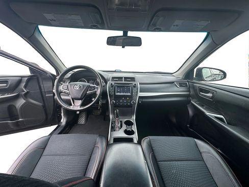 Used 2015 Toyota Camry SE image 11
