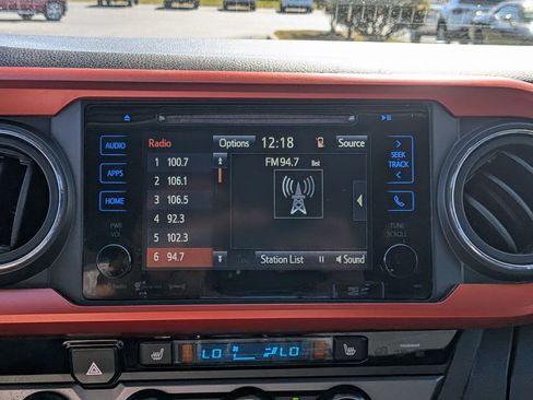 Used 2017 Toyota Tacoma 4x4 Double Cab image 17