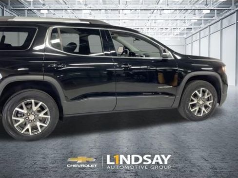 Used 2023 GMC Acadia SLE w/ Driver Convenience Package image 2