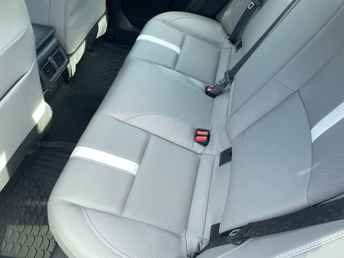 Used 2025 Toyota Camry SE w/ Convenience Package image 22