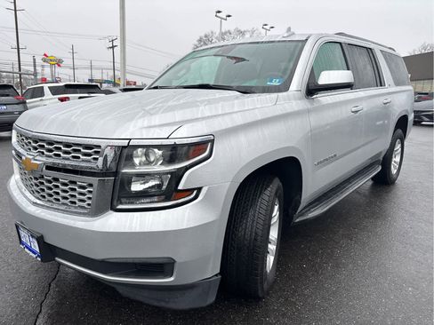 Used 2020 Chevrolet Suburban LT image 5