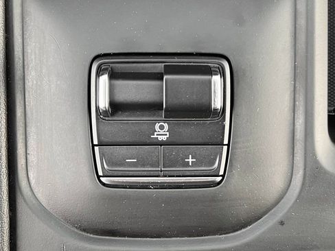 Used 2025 GMC Sierra 2500 Denali image 24