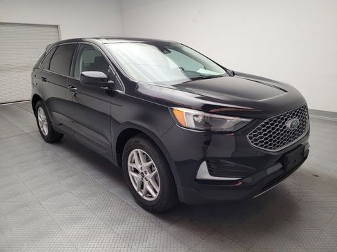 Used 2023 Ford Edge SEL image 13
