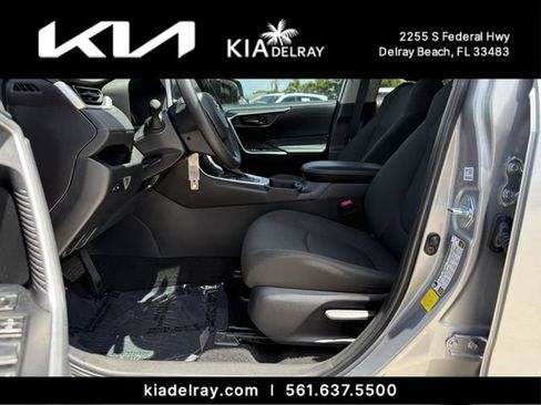Used 2025 Toyota RAV4 LE FWD image 17