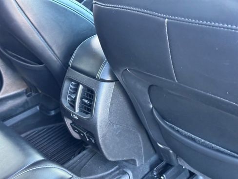 Used 2019 Jeep Cherokee Limited image 15