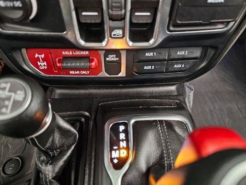 Used 2024 Jeep Wrangler Unlimited AWD/4WD image 29