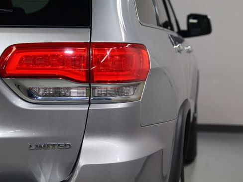Used 2017 Jeep Grand Cherokee Limited AWD/4WD image 14