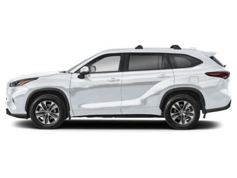 Certified 2026 Toyota Highlander XLE w/ Protection Package #3 (TMS) AWD/4WD image 3