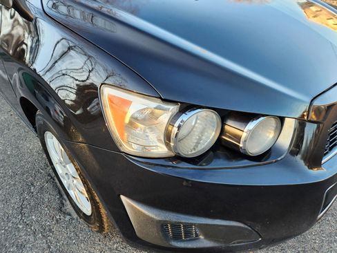 Used 2014 Chevrolet Sonic LT image 4