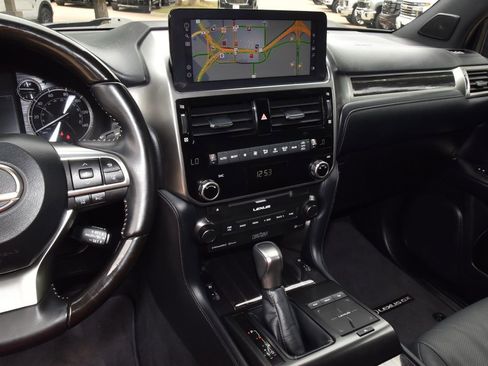 Used 2023 Lexus GX 460 Premium w/ Accessory Package AWD/4WD image 28