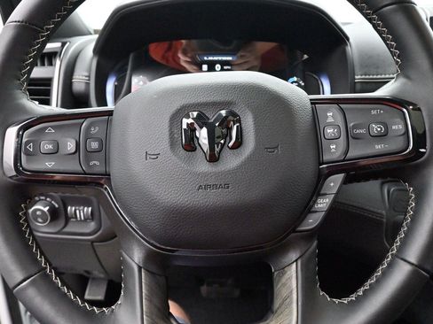 Used 2025 RAM 2500 Limited AWD/4WD image 17