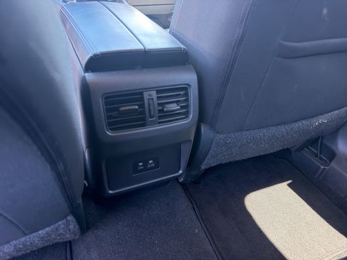 Used 2023 Nissan Rogue SV FWD image 11