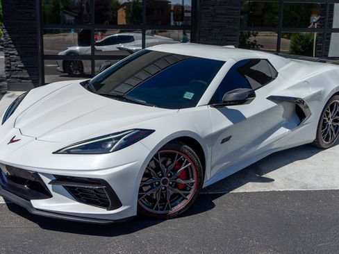 Used 2023 Chevrolet Corvette Stingray Premium Conv w/ Z51 Performance Package image 2