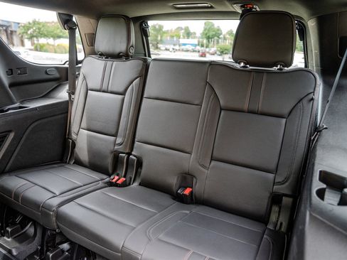 Used 2021 Chevrolet Tahoe RST w/ Luxury Package RWD image 32