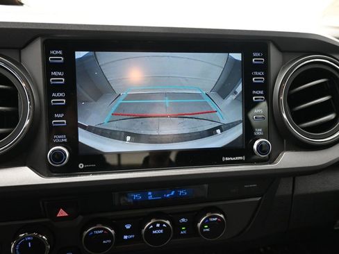 Used 2022 Toyota Tacoma TRD Off-Road w/ Technology Package image 15