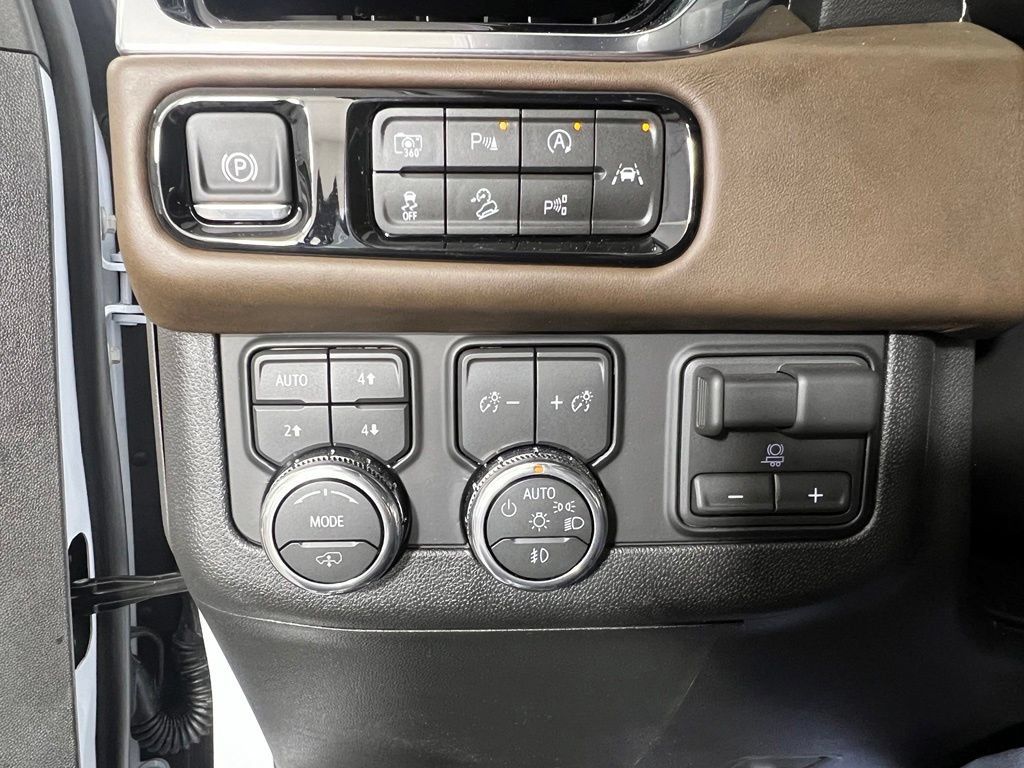 Certified 2026 GMC Yukon Denali Ultimate AWD/4WD image 42