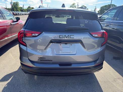 Used 2020 GMC Terrain SLE w/ Driver Convenience Package FWD image 4