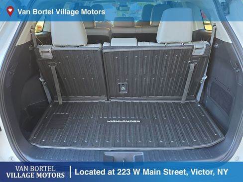 Used 2023 Toyota Highlander XLE image 26