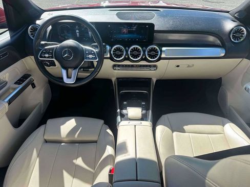 Used 2022 Mercedes-Benz GLB 250 4MATIC image 13