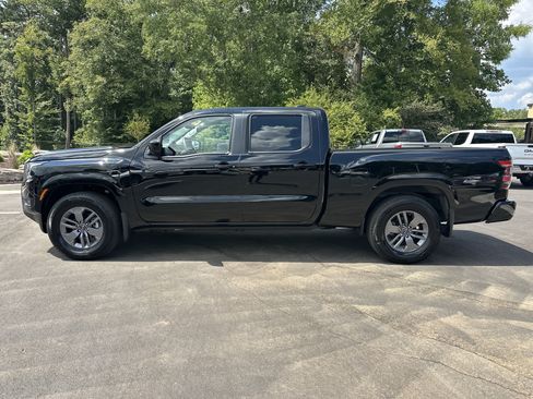 Used 2025 Nissan Frontier SV RWD image 4