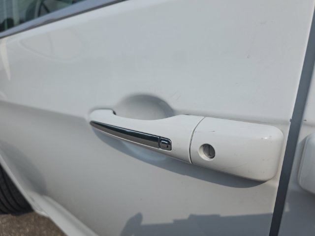Used 2021 Chrysler Pacifica Touring-L FWD image 29