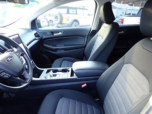 Used 2024 Ford Edge SE w/ Black Appearance Package image 16