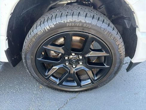 Used 2023 RAM 1500 Laramie AWD/4WD image 7
