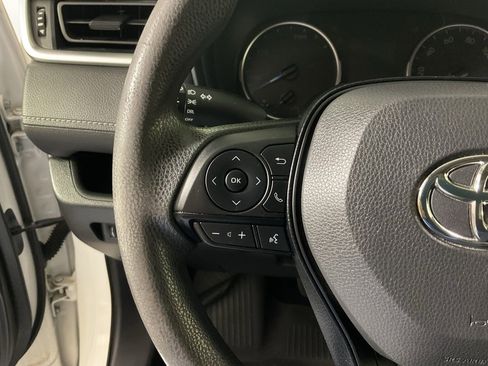 Used 2021 Toyota RAV4 LE image 22