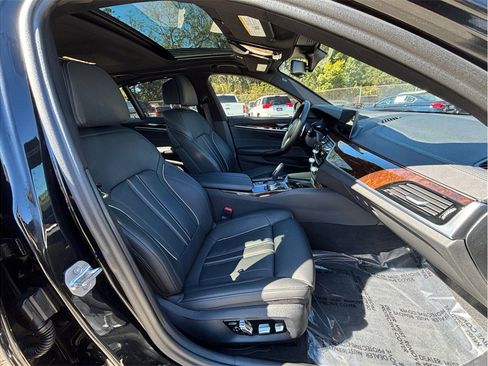 Used 2020 BMW M550i xDrive w/ Executive Package image 51