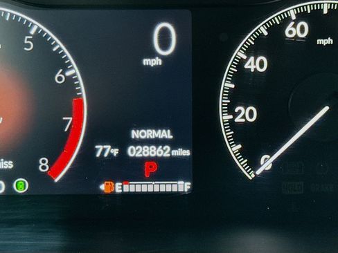 Used 2025 Honda CR-V LX image 8