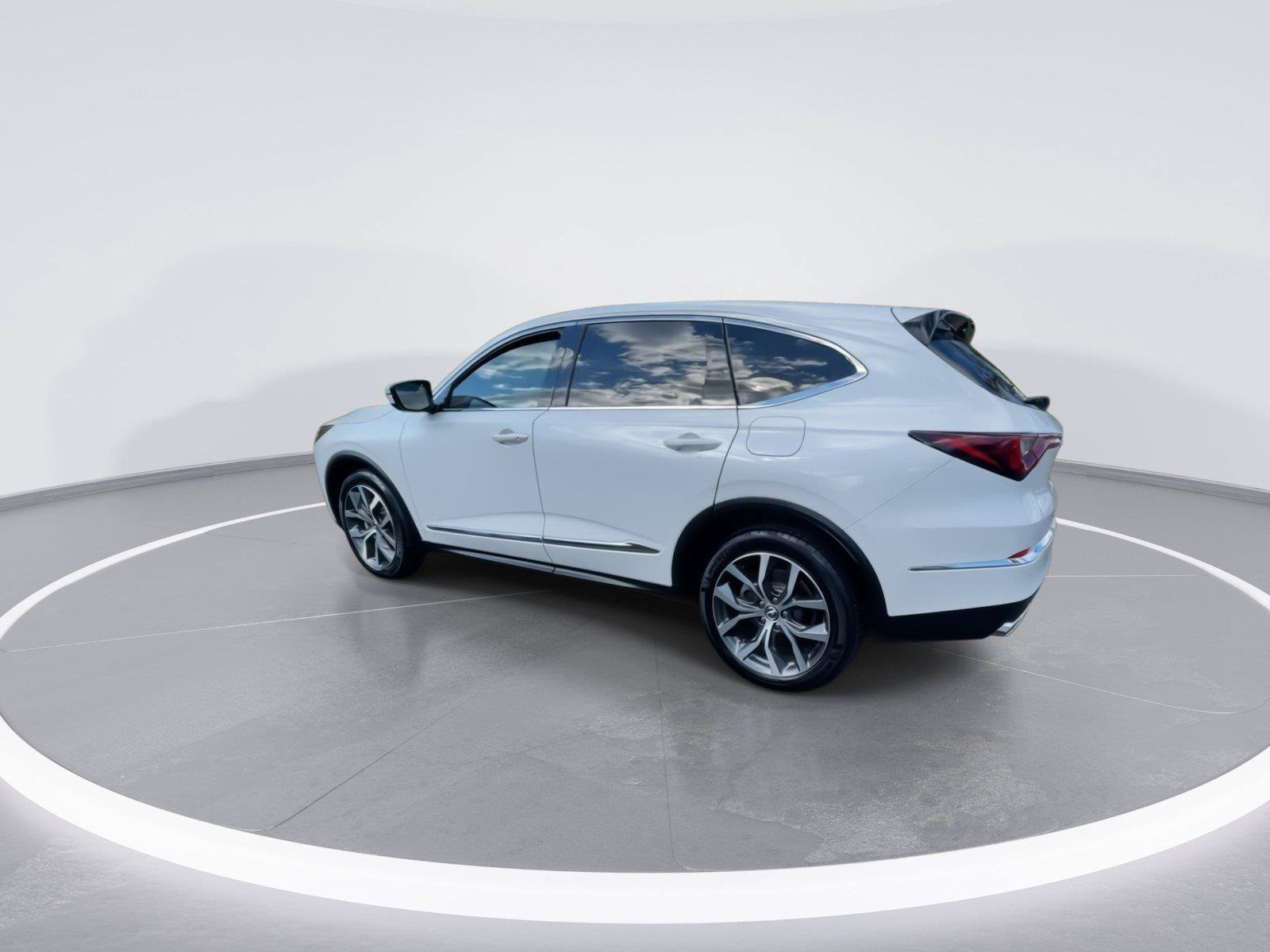 Used 2022 Acura MDX w/ Technology Package AWD/4WD image 6