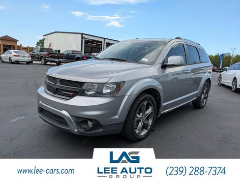 Used 2017 Dodge Journey Crossroad FWD image 7