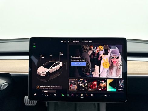 Used 2023 Tesla Model 3 Performance image 27