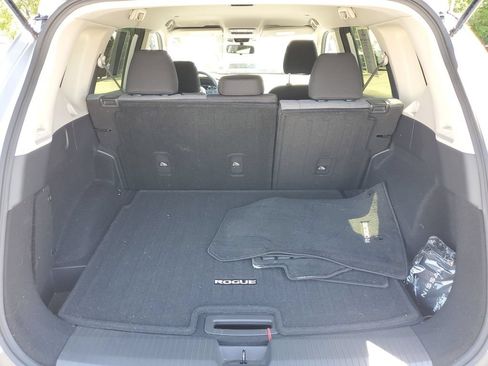Used 2023 Nissan Rogue SV AWD/4WD image 8