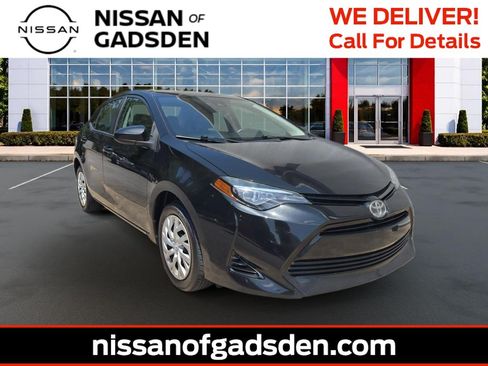 Used 2018 Toyota Corolla LE FWD image 1
