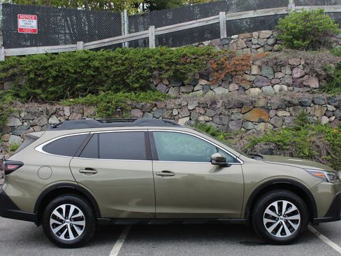 Used 2020 Subaru Outback Premium AWD/4WD image 5