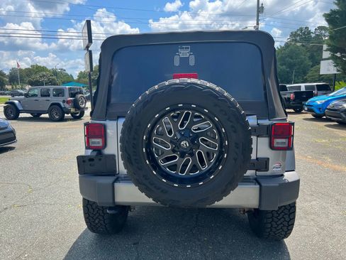 Used 2015 Jeep Wrangler Unlimited Sport image 5