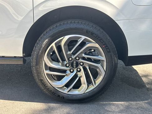 New 2026 Lincoln Navigator L Reserve image 21