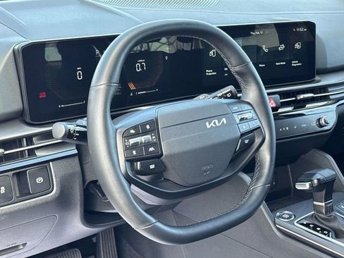 Used 2026 Kia Sportage EX w/ EX Panorama Roof Package image 18